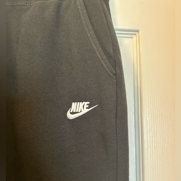 Women’s Nike Black Cropped Sweatpants - Picture 3 of 4